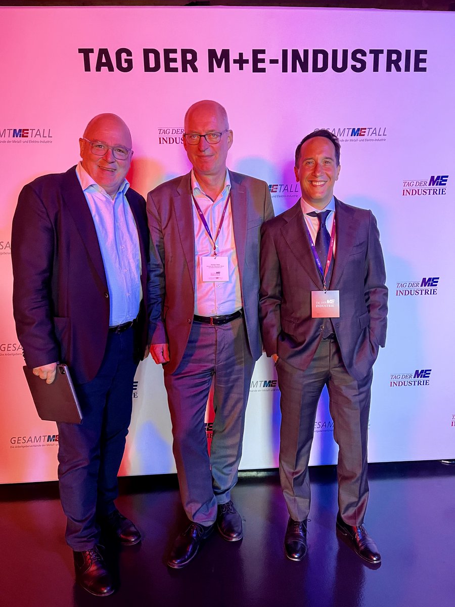 MetallRente's tweet photo. Hansjoerg Muellerleile hatte gestern Gelegenheit, beim #TagME23 über den Stellenwert der Soz. Marktwirtschaft in 🇩🇪 und die wichtige Rolle der Sozialpartner für den Erhalt der Wettbewerbsfähigkeit zu diskutieren. Vielen Dank für die Einladung und  die wertvollen Impulse. https://t.co/ivGAmOY2sr