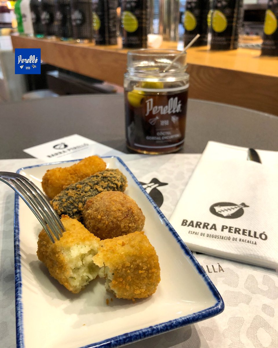 Perello1898's tweet photo. 🗓️💡 Pla de cap de setmana: VERMUT a la #BarraPerelló. 

Acosta't a la nostra parada del Mercat del Ninot (#Barcelona) i gaudeix del nostre sabor en aquest format.

🍴 I, si la cosa s'allarga... també hi pots dinar!

*Barra operativa de dimarts a dissabte, de 8.30 a 16.30 h https://t.co/0b7qwM2nIL