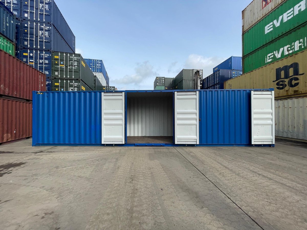 Did you know we can add cargo doors to the side of your container? 😎

Check out these 30ft and 40ft containers which the team did a great job of modifying, installing cargo doors to the side panels for extra access points.

Get in touch for a quote today: clevelandcontainers.co.uk