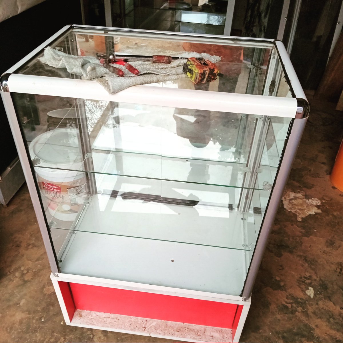 @Aisha11ug Glassdisplays for sale