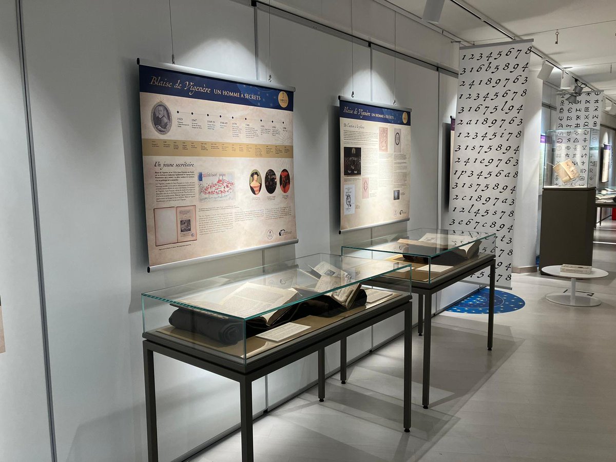 ⭐️ Inauguration de l'exposition Secrets de la Renaissance à la <a href="/MedMoulinsCo/">Médiathèques Moulins Communauté</a> 
En accès libre, de nombreuses informations, des livres et objets d'époque précieusement conservés à admirer, sans oublier un panel d'animations... À voir absolument 🤩
Visible jusqu'au 7 janvier 2024.