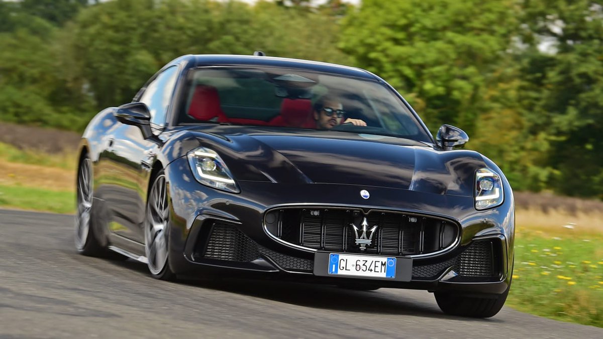 evomagazine's tweet photo. MC20 engine, an accomplished chassis and stunning looks make the new @MaseratiGB GranTurismo a highly desirable grand tourer - https://t.co/3bkRpJCnyF https://t.co/WBBOyjYoJ8