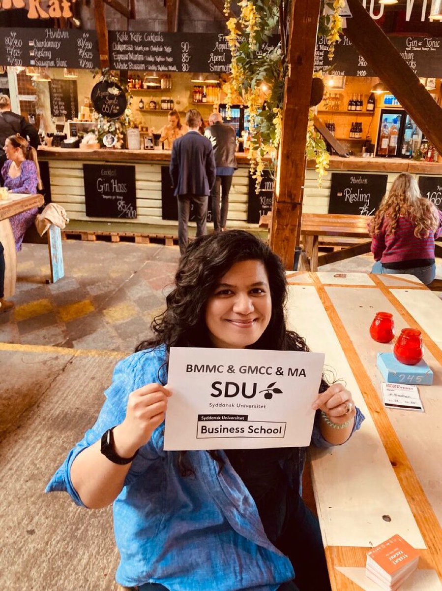 Consumption, Culture & Commerce (@cccsdu) on Twitter photo Anna Schneider-Kamp and <a href="/anujap/">Dr Anuja Pradhan</a> recently had the pleasure to welcome our new masters students! We look forward to facilitating their academic journeys 📚👩🏻🏫🧑🏼🏫 <a href="/dbm_samf/">Department of Business & Management</a> Anna Schneider-Kamp and <a href="/anujap/">Dr Anuja Pradhan</a> recently had the pleasure to welcome our new masters students! We look forward to facilitating their academic journeys 📚👩🏻🏫🧑🏼🏫 <a href="/dbm_samf/">Department of Business & Management</a>