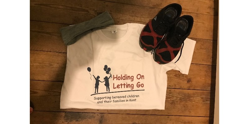 HoldingOnLettingGo (@holgkent) on Twitter photo 🤞Best of luck to Elaine Bates, Kellie Williams & Matt Biltcliffe - 3 runners from the same family who are taking part in the <a href="/London10K/">Vitality London 10,000</a> this weekend in support of HOLG.
⭐They've already smashed their target of £200 - you can help them raise more here: tinyurl.com/3reu5fa6 🤞Best of luck to Elaine Bates, Kellie Williams & Matt Biltcliffe - 3 runners from the same family who are taking part in the <a href="/London10K/">Vitality London 10,000</a> this weekend in support of HOLG.
⭐They've already smashed their target of £200 - you can help them raise more here: tinyurl.com/3reu5fa6