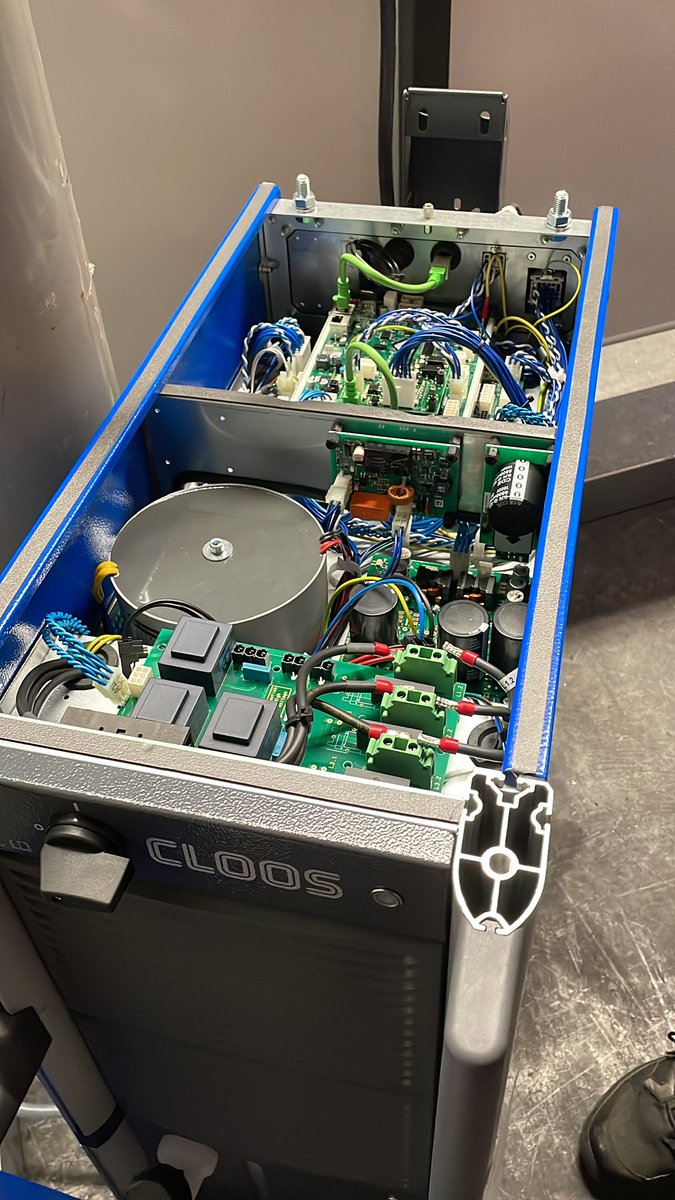 L_Niesik's tweet image. Neuer Tag neuer Patient. #Cloos #Schweißen