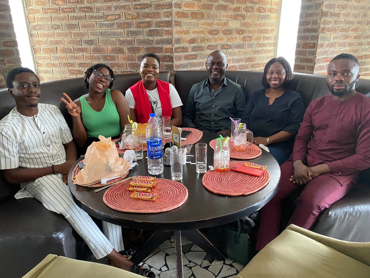 DufunaTech's tweet photo. Hangout sessions with the boss  – making memories and sharing insights that will drive us forward. 📸👥

#Dufuna #FridayVibes #TGIF #teambonding #workhardplayhard https://t.co/12BWYDBza4