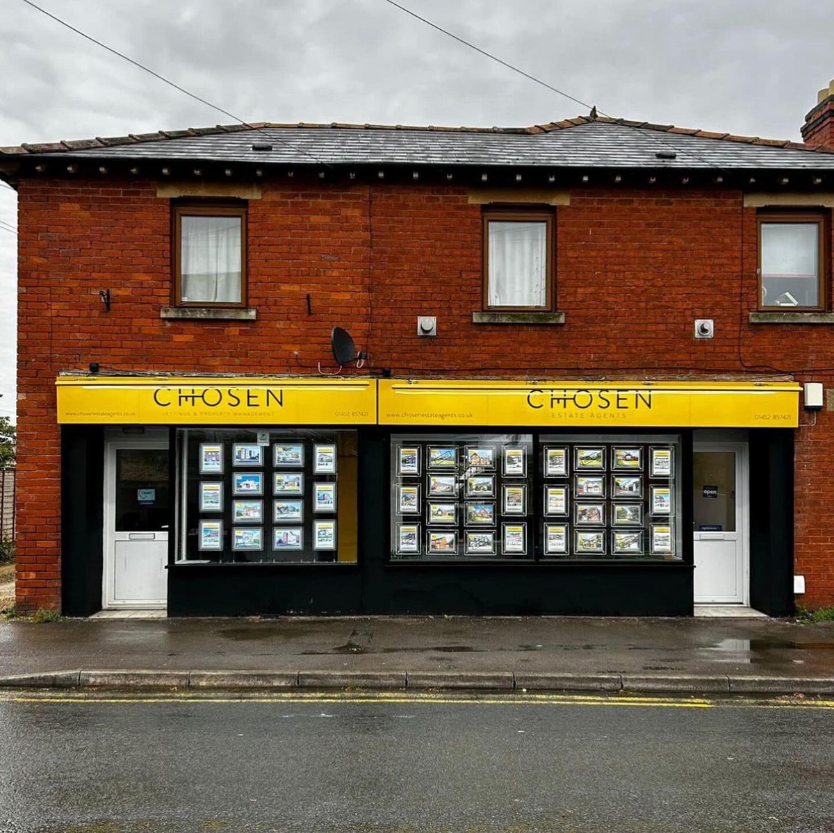 KremerSignsUK's tweet image. Chosen Estate Agents have expanded!!👏🏼🤩

This recent install was to extend the signage as they have expanded by acquiring the property next door as well! 😍

📞 01635 550022
📧 sales@kremersigns.co.uk
🖥 kremersigns.co.uk

#FasciaSign #WallLogo #Signs #WindowDisplays