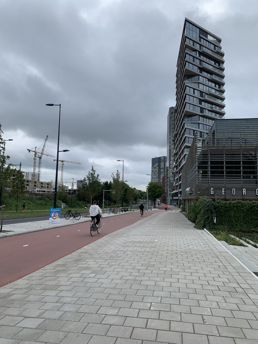 ReedOmary's tweet image. Having finished my time at #NYClimateWeek, I've arrived in Amsterdam to continue my #ClimateLearning journey.

Walking around the city, it's clear how urban design is built for trains, bikes, &amp;amp; walking. Bikes are so prevalent that the bike depot at train stop is double decker!