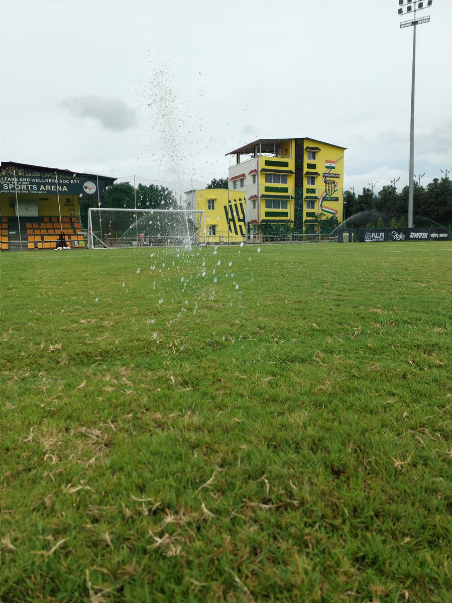 ⚽️ Less than an hour before our pre-season friendly 🆚️ Sreenidi Deccan FC kicks off at the HFC Training Complex!

#HFCPreseason 💛🖤