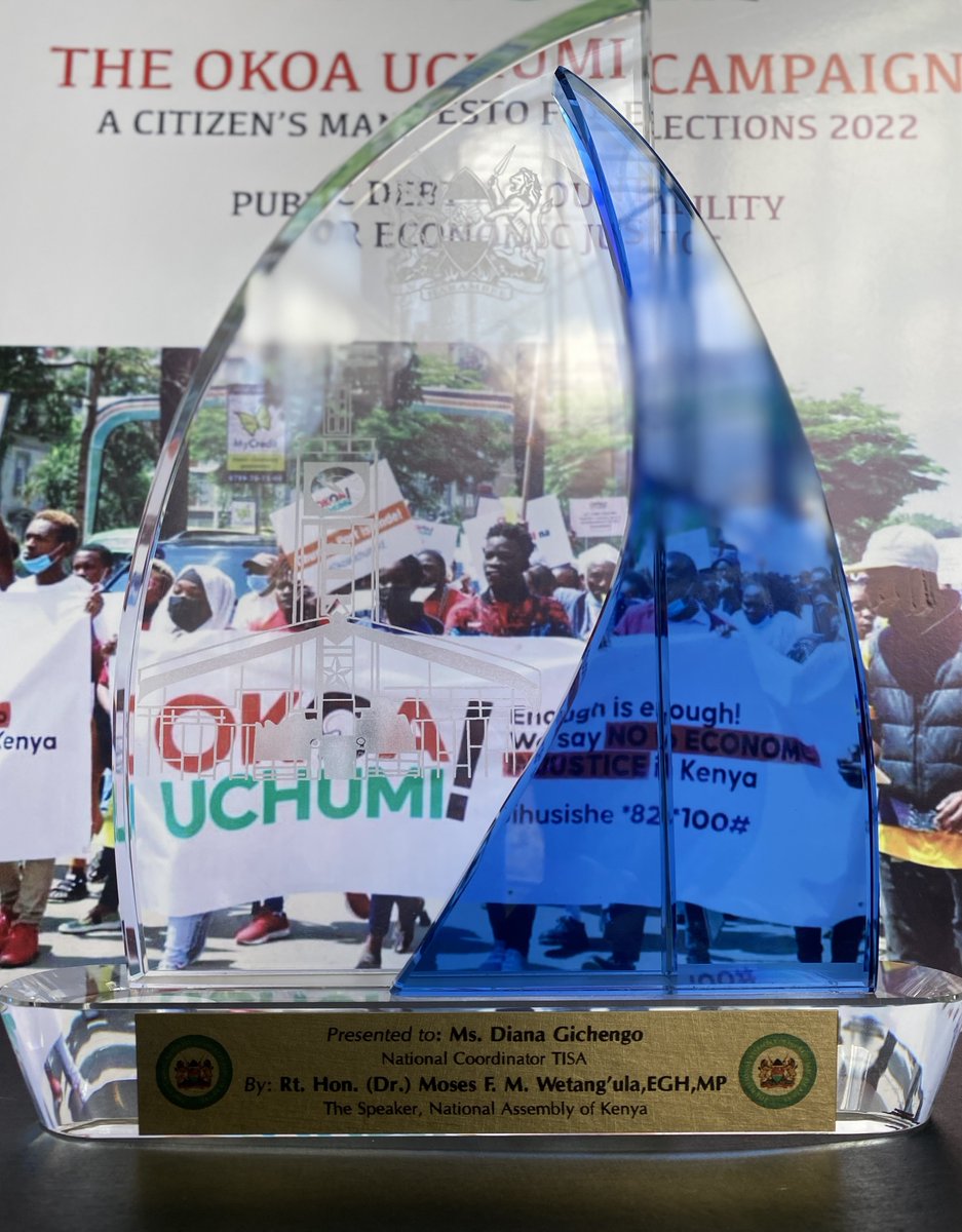 TISAKenya's tweet photo. π’ @TISAKenya conveners of @OkoaUchumi_KE and the entire coalition are pleased to present an award to @dianagichengo presented by @HonWetangula at the @NAssemblyKE leadership retreat in Mombasa County. π #MakingServicesWork https://t.co/rEveTwnjw9
