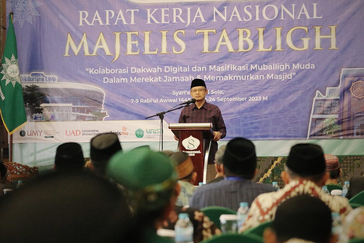 HaedarNs's tweet photo. Siang ini Jumat (22/9) Membuka Rapat Kerja Nasional (Rakernas) Majelis Tabligh Pimpinan Pusat (PP) Muhammadiyah di Surakarta.

Majelis Tabligh PP Muhammadiyah harus mampu menyebarkan Islam yang menggembirakan sesuai dengan statuten Muhammadiyah. https://t.co/ForvH4XbpU