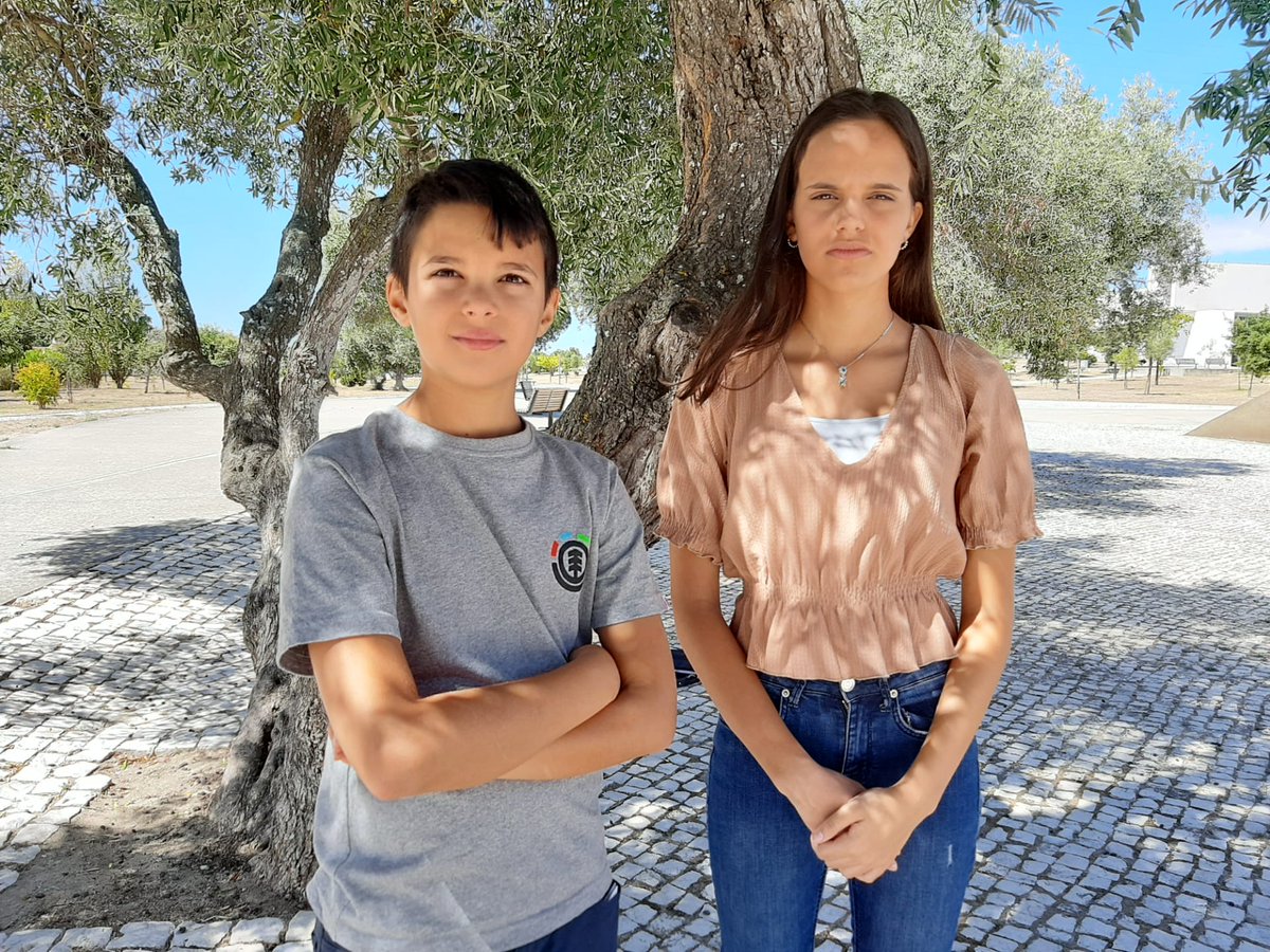 ActisAndres's tweet image. Se llaman Cláudia, Catarina, Martim, Sofia, Mariana y André. Son de Portugal y tienen entre 24 y 11 años. 

La semana que viene harán historia: van a sentar en el banquillo a 32 países europeos por no estar haciendo nada para evitar una catástrofe climática.

El caso. Hilo🧵👇