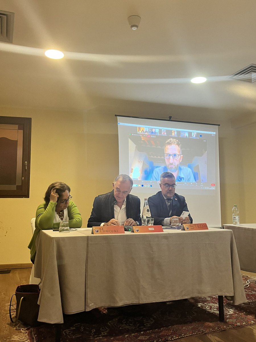 MOTORESANITA's tweet photo. Annamaria Minicucci, Direzione Scientifica di Motore Sanità, Enrico Rossi, già Presidente @regionetoscana e Alessandro Stecco, Presidente IV Commissione Sanità, Assistenza, Servizi Sociali, Politiche degli anziani @regionepiemonte @Neurorad70 @steccoale. #summerschool https://t.co/HVZTKM0lPn