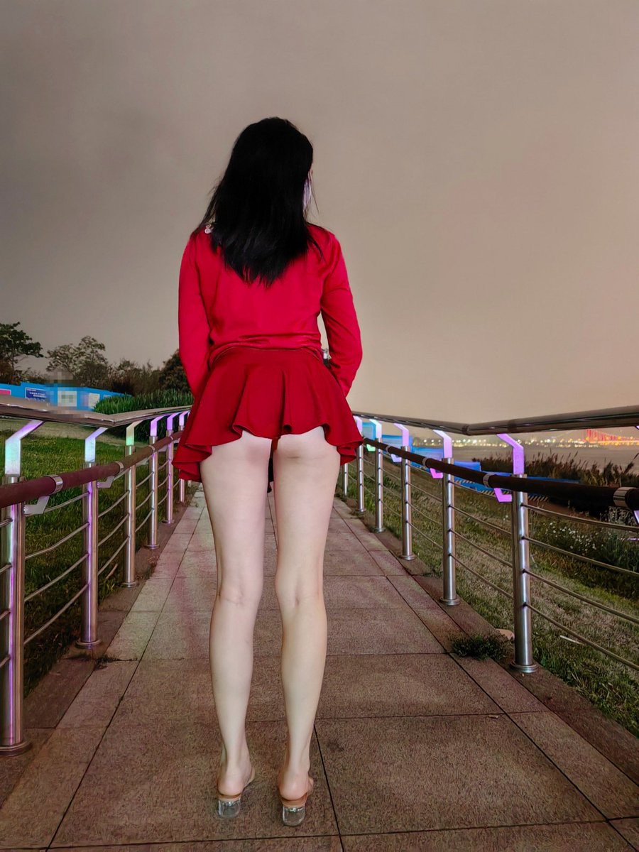 春色早，夕阳红。

#爱露出 #露出调教 #露出任务 https://t.co/YjKDyqAXPE