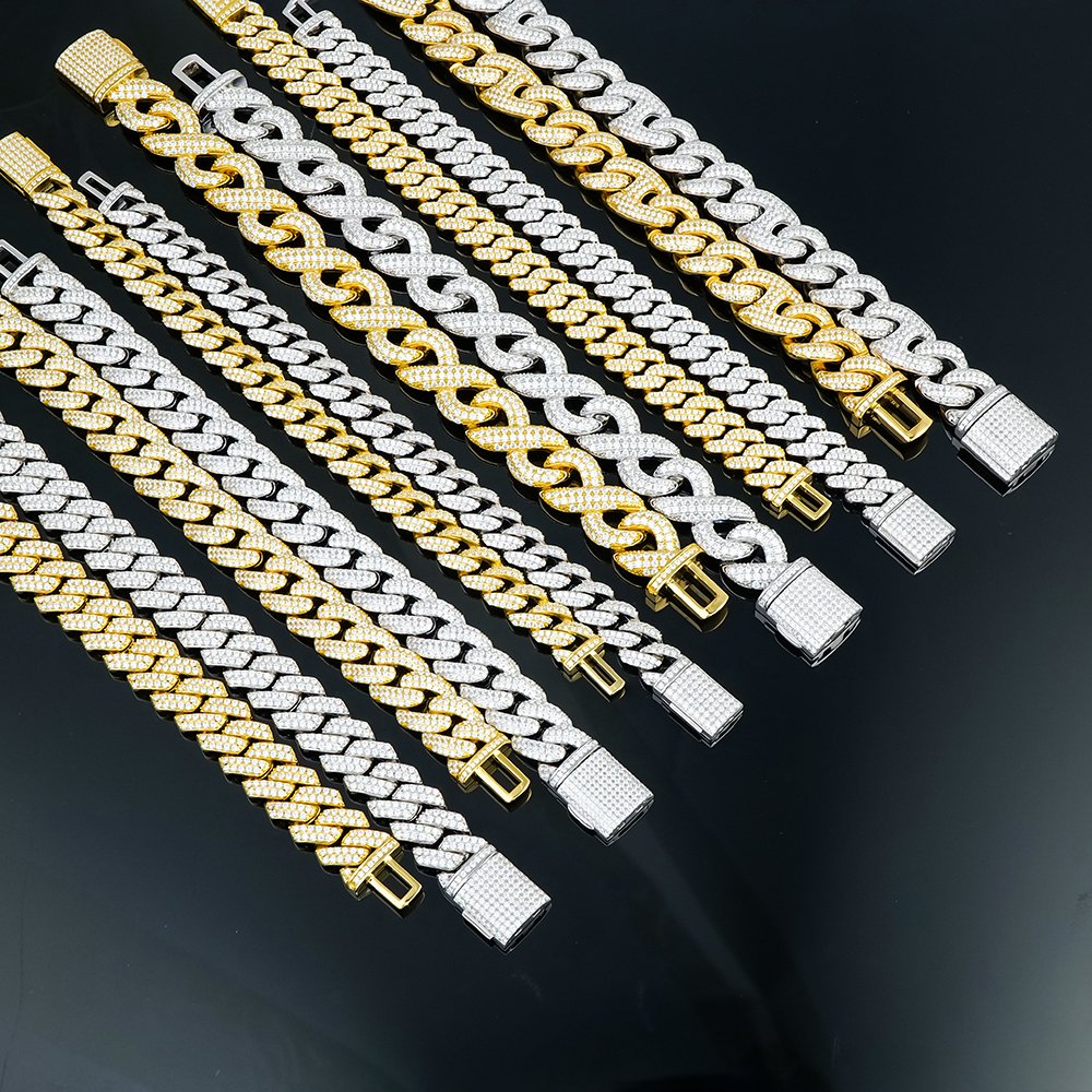 Mary62270789121's tweet image. Men's Hip Hop Cuban Bracelet
Bracelet/necklace/ring
Material: 925 silver and moissanite
For more information message me directly
#cubanchain #tennischain #cubanlink #jewelry #diamondwatch #icedout #icedoutjewelry #hiphopjewelry #diamondchain #goldchains #hiphop #Moissanitechain