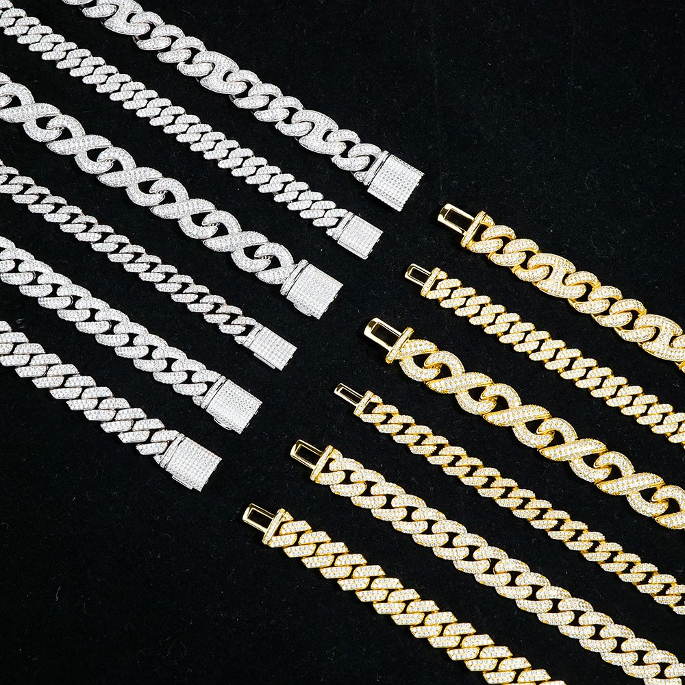 Mary62270789121's tweet image. Men's Hip Hop Cuban Bracelet
Bracelet/necklace/ring
Material: 925 silver and moissanite
For more information message me directly
#cubanchain #tennischain #cubanlink #jewelry #diamondwatch #icedout #icedoutjewelry #hiphopjewelry #diamondchain #goldchains #hiphop #Moissanitechain