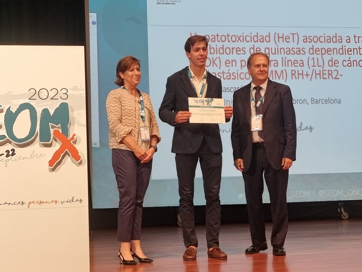 _SEOM's tweet photo. Empieza la Sesión Plenaria de #SEOM23 con la entrega de premios a las mejores comunicaciones, pósteres y comunicaciones presentadas por un residente. ¡Enhorabuena a los premiados por sus excelentes proyectos! 🙌🏻👏🏻👏🏻 https://t.co/jkB94oFm5M