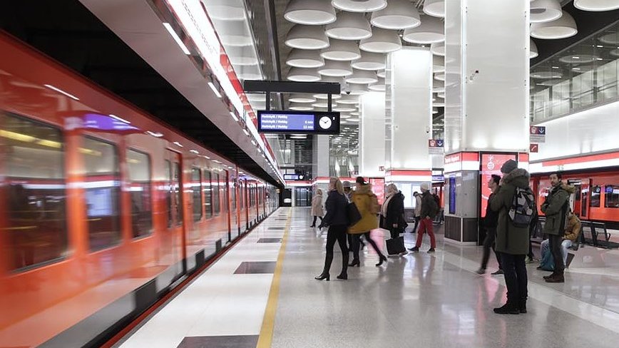 Toimiva ja turvallinen metroinfra mahdollistaa kestävän liikkumisen.

#kestäväliikkuminen #metroinfra #liikkujanviikko

lansimetro.fi/uutiset/toimiv…