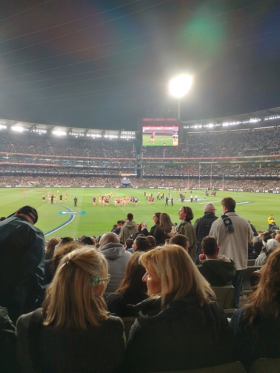 mowie_writes's tweet photo. Go Pies! 🏉 https://t.co/8WgRB2P3uO
