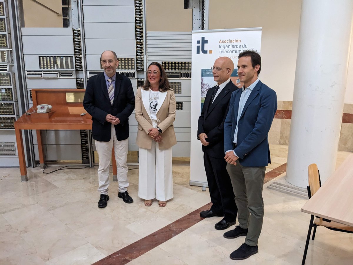 ETSIT_UVa's tweet photo. Empresas TIC muestran salidas profesionales a estudiantes @ETSIT_UVa con la presencia de la Consejera de Movilidad @MariaGlezCorral Gracias @Cidaut @Fortinet @infoGMV_es @satec_es @orange_es @Telefonica @cellnextelecom @Michelin @NTTDataSpain @INCIBE @jcyl @UVa_es @COIT_AEIT https://t.co/YsdmyR6YNf
