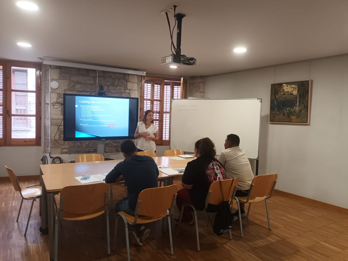 📢Gairebé 50 participants a les formacions realitzades aquesta setmana al <a href="/comarcamoianes/">Consell Comarcal del Moianès</a>:Català inical, formació per emprendre, taller d'escriptura i taller de recerca de feina a partir dels 45 anys. 
➡️Forma't al #Moianès: ccmoianes.cat/actualitat/not…
Segur que hi ha un curs per tu!