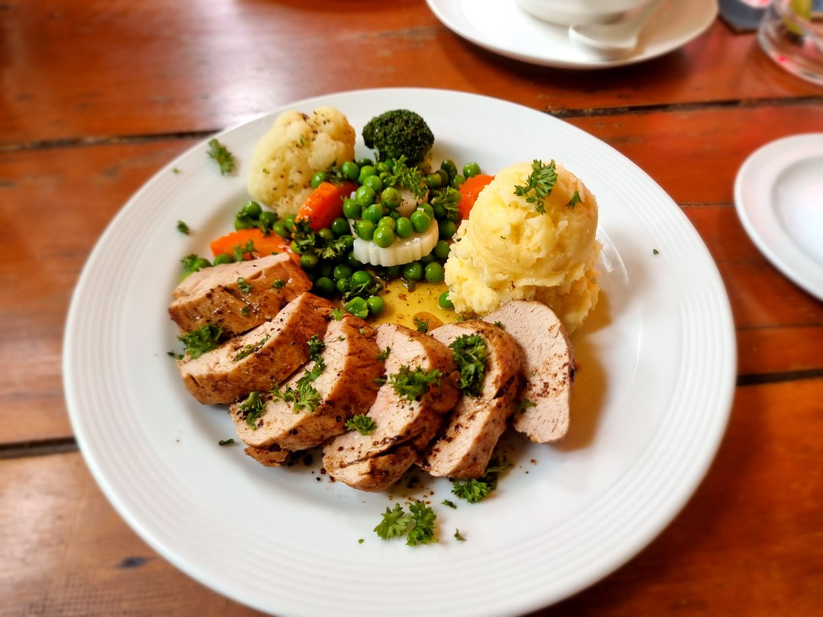 paddyolusty's tweet image. Pork Tenderloin @ Viking #Rawai beach.