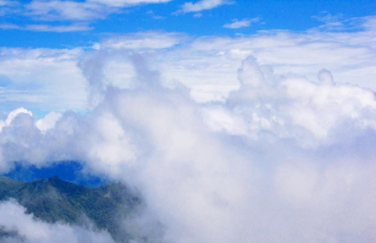 #山 #雲 #雲の上 #雲海 #空 #青空 ⁡
#mountain ⁡#cloud #seaofclouds #sky #bluesky #skyphotography #photography #photo_jpn ⁡
#カメラ好きな人と繋がりたい #写真好きな人と繋がりたい #写真撮ってる人と繋がりたい #空が好きな人と繋がりたい #キリトリセカイ #ファインダー越しの私の世界