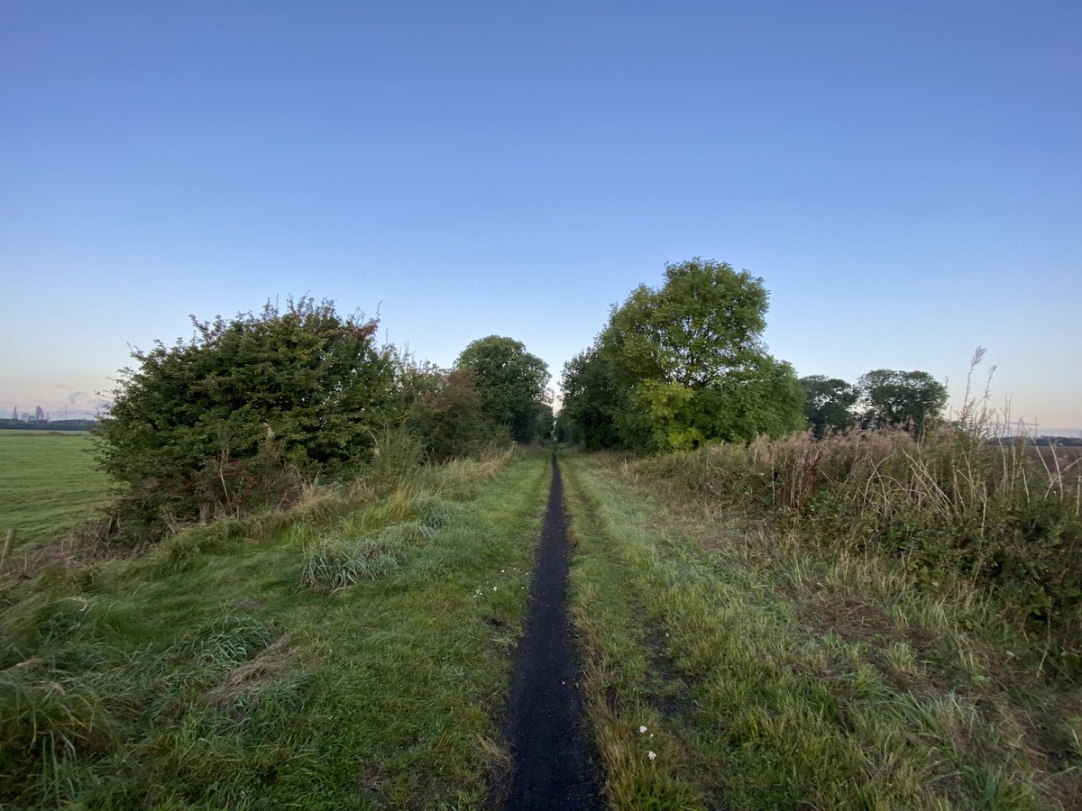 eonmedia's tweet photo. For #CarFreeDay our team has been finding more eco-friendly ways to make the commute to work! We have been walking, cycling, taking the train and getting the bus.

Some of us even decided to forgo transport altogether and simply work from home! 😅

#Commuting #CommuteToWork https://t.co/DxajDTRCxV