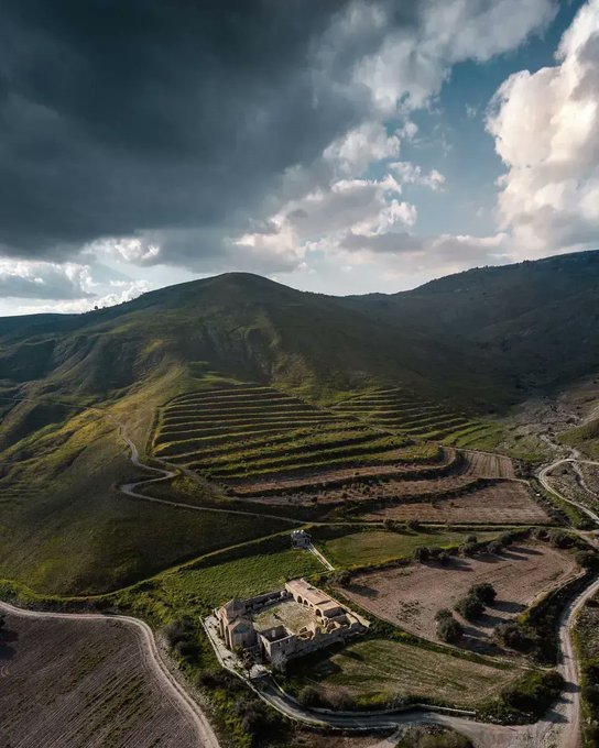 showerZHfood's tweet photo. Moody days in Cyprus have their own distinct charm. The soothing pitter-patter of rains on the Mediterranean countryside provides a tranquil ambiance conducive to reflection and relaxation. Accept the beauty of every weather condition! #MoodyDays #NatureLover #CyprusWeather https://t.co/KKJa2RQCJz
