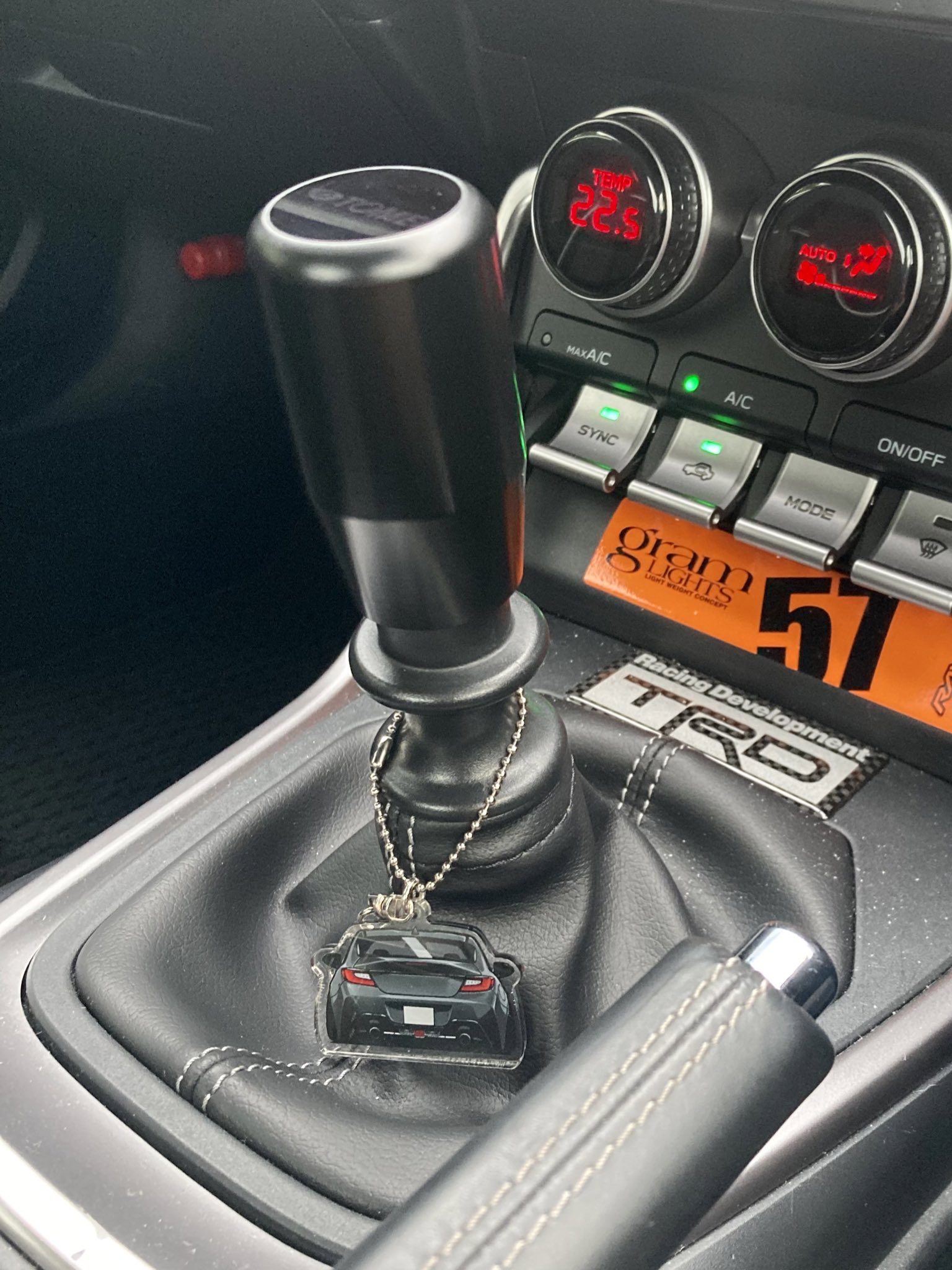 TOMEI(トーメイ)シフトノブ