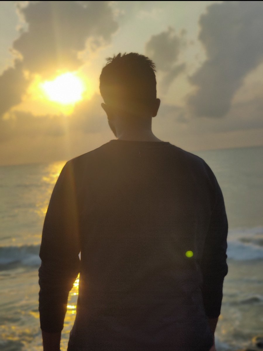 Vignshwar12's tweet photo. #BackTwitter https://t.co/CFewmzHBKm