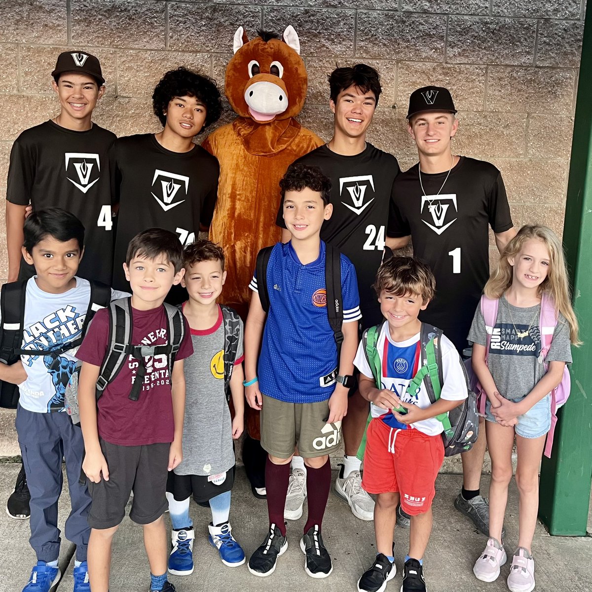 Viper_Baseball's tweet photo. Viper Baseball had a blast at @SteinerRanchEle this morning🐍

#playbaseball
#futurevipers https://t.co/0rRqNO7P7a