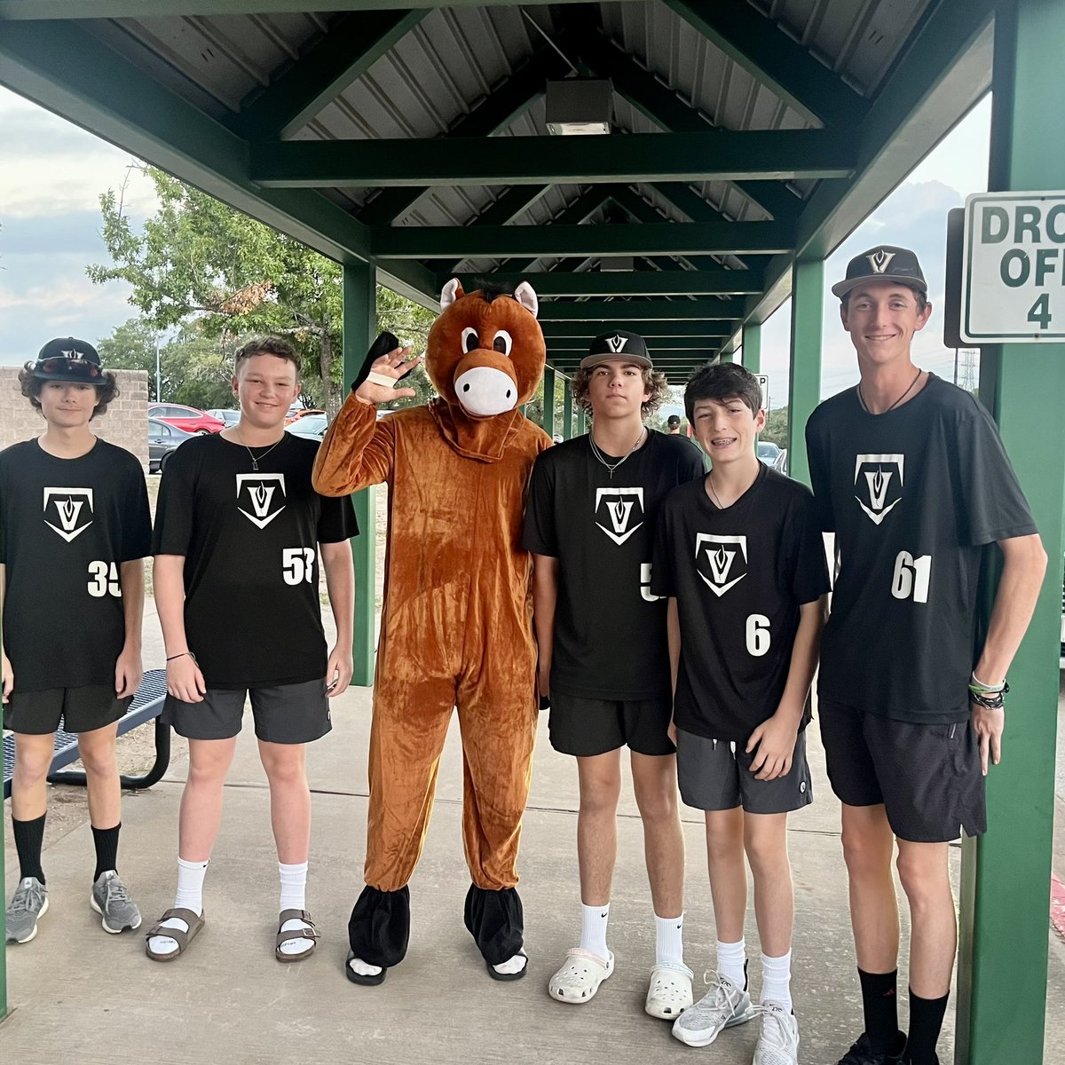 Viper_Baseball's tweet photo. Viper Baseball had a blast at @SteinerRanchEle this morning🐍

#playbaseball
#futurevipers https://t.co/0rRqNO7P7a