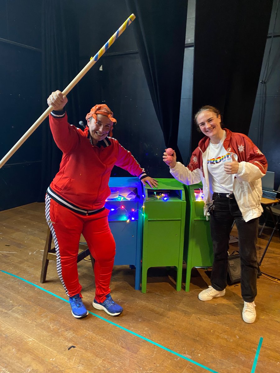 Champions ! 

From the Bronx to Dublin…

Thanks to @Kelly64kg for the support and to @LANZO for a wild night of entertainment. 

All proceeds to @SAOLprojectIRL 

@island_mud @NEIC_Dublin @IrishAmWA @nypost @NYIrishCenter @GayTheatre @5lampsarts @dublinpeople @BallyboughDub