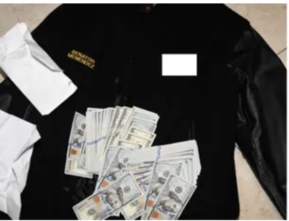 Stuff Senator and Mrs Menendez had lying around their house: $480,000 in cash and bricks of gold. nytimes.com/2023/09/22/nyr…