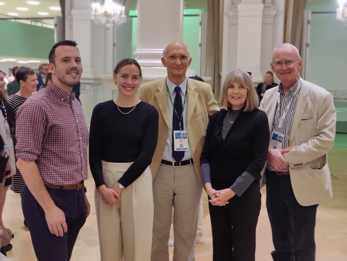 Members of our iKASCADE consortium at #EuGMS2023 - some of us meeting for the first time in person after years of collaborating online! Looking forward to continuing our #research together in the coming years! @savagera @MirkoPe41401841 @RochonPaula & Denis O'Mahony