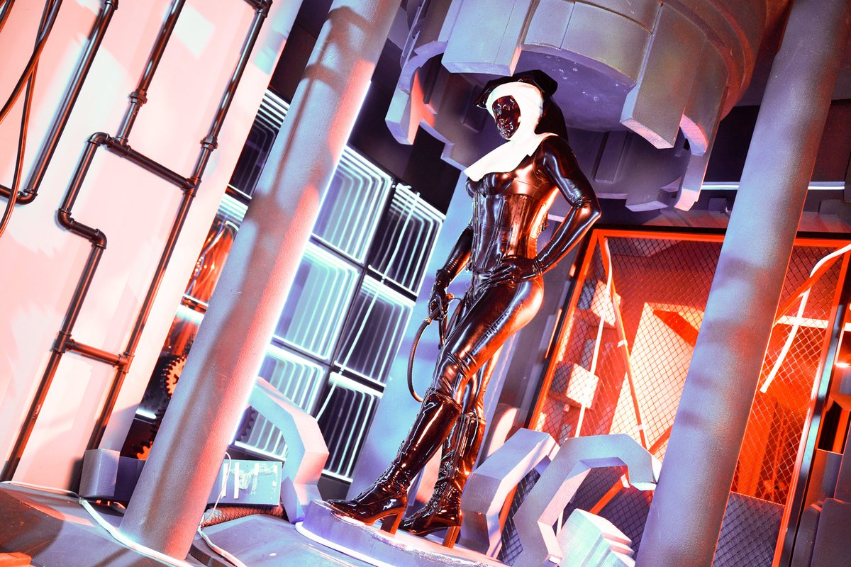 TrulyVanilla's tweet image. 准備好承受毀滅的祝福吧～

#latex #latexaddict #rubberfetish #latexfetish #latexdoll #橡膠 #乳胶 #ラテックス #Latexmistress #ラバー #胶衣 #kigurumi