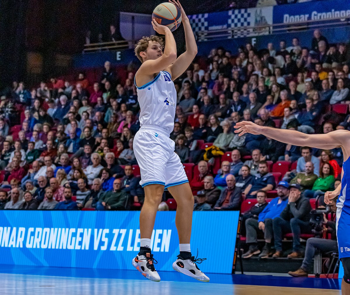 Donar (@donar_official) on Twitter photo 🏀| GAMEDAY!
🆚 <a href="/HeroesDenBosch/">Heroes Den Bosch 🏀</a>
🕑 19:30 uur
🎟️ donar.nl/tickets
🏆 BNXT League
📍 Martiniplaza
📺 BNXT.TV
📊 Live statistieken via: donar.nl/live 🏀| GAMEDAY!
🆚 <a href="/HeroesDenBosch/">Heroes Den Bosch 🏀</a>
🕑 19:30 uur
🎟️ donar.nl/tickets
🏆 BNXT League
📍 Martiniplaza
📺 BNXT.TV
📊 Live statistieken via: donar.nl/live