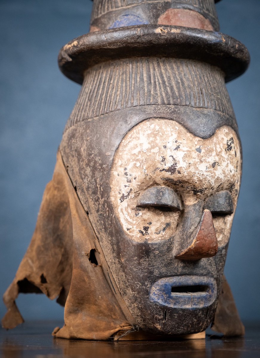 HarAntiques's tweet photo. An early 20th century Yaka initiation mask from the Dominican Republic of Congo. Now available https://t.co/IvbW3TUkTA

#antiques #antique #tribal #congo #tribalmask https://t.co/IfkID7WQrf