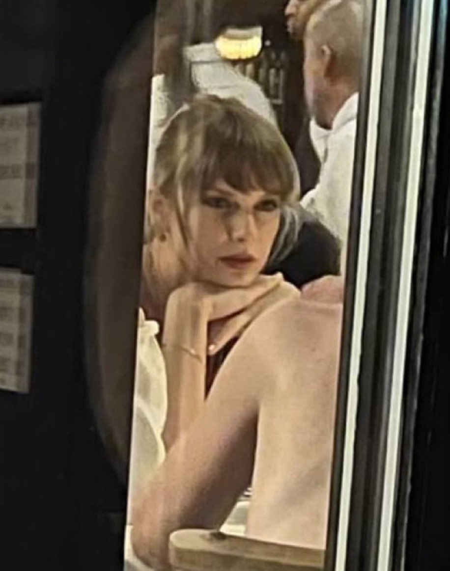 Yo soy como la Taylor no busco el chisme, el chisme llega a mi