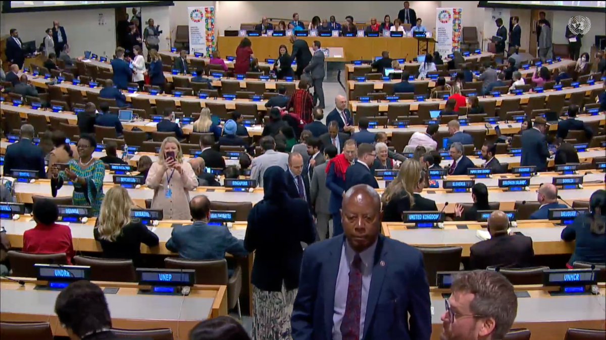 brianwong_'s tweet photo. The 2nd @UN High-Level Meeting on the fight against #Tuberculosis kicked off this morning with the adoption of the political declaration on #TB! 👏🏽 

#TBHLM #EndTB  #StopTB #HealthForAll #NoOneLeftBehind #UNGA78 https://t.co/faAwCVIJnV