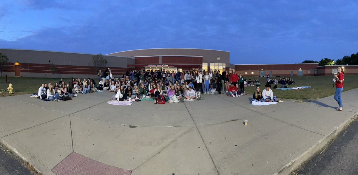 Class of 2024 had their first senior sunrise this morning! There were donuts, conversation, and a glimpse of Venus. Nothing beats the chance to slow down and spend time together. #WingsUp #ClassOf2024 #Senior <a href="/Milford_Schools/">Milford Schools</a>