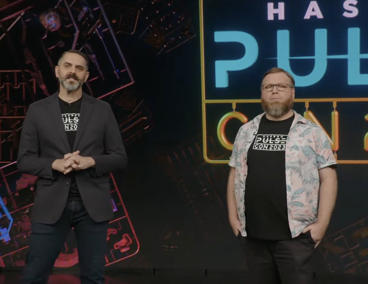 DarthDraddog's tweet image. My dream team on stage together!!! @toygrind and @ToyGalaxyTV at @HasbroPulse #pulsecon I watch everything they both create. I&apos;m so excited to see them both together in person.