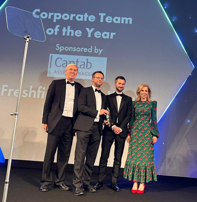 David Saunderson, CEO, was delighted to present the Corporate Team of the Year award to Freshfields Bruckhaus Deringer at the Legal Business Awards on Tuesday evening.

Congratulations to all firms who participated, especially those highly commended and the winners.