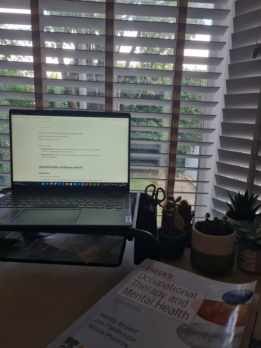 Laura_b_otstu's tweet image. First week back to uni, year 2 and I am so glad to be back 🥰 prepping for placement in mental health! #plymouthuni @OTPlymouthUni #OTStudent #OTStudentPlacement