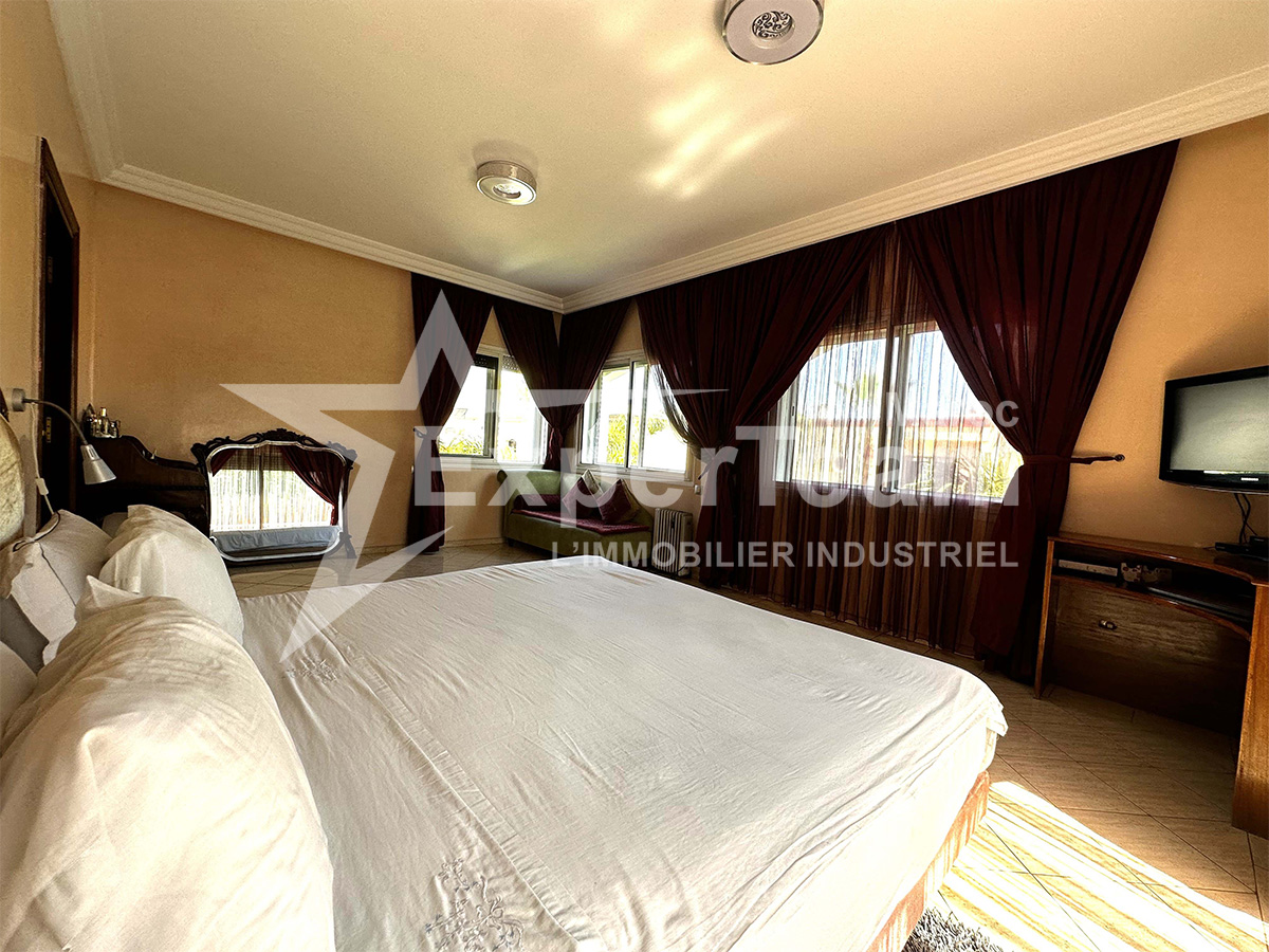 ExperTeamMaroc's tweet photo. A vendre – Villa 540 m²

📌 Mandarona, Casablanca
💰 Prix demandé : 6.750.000 DH. Le mobilier pourra éventuellement être acquis en sus, à prix forfaitaire.
#immobilier #Maroc  #agenceimmobiliere #villamaroc https://t.co/9nKFCmgadx