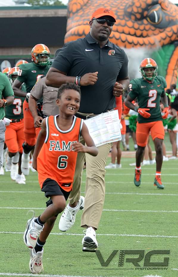 brucewayne100's tweet photo. Coach Simmons bringing in the Rattlers! @HCWillieSimmons @Coach2Bless #vrgphotography @vrgphotography #FAMU #FAMUFootball #SWAC #BraggStadium #KenRileyField https://t.co/dgJ1mxDheo