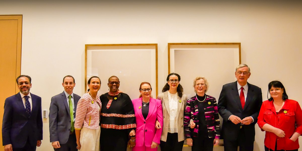 What an honor to host @MaryRobinsonCtr, @_DaniloTurk, @mfespinosaEC, @MathaiWanjira, the @ClubOfRome's Sandrine Dixson-Declève, Arunhaba Gosh, @SharanBurrow, Maja Groff and more, for the @GlobalGovForum's Climate Governance Commission event on 'Governing the Planetary Emergency'.