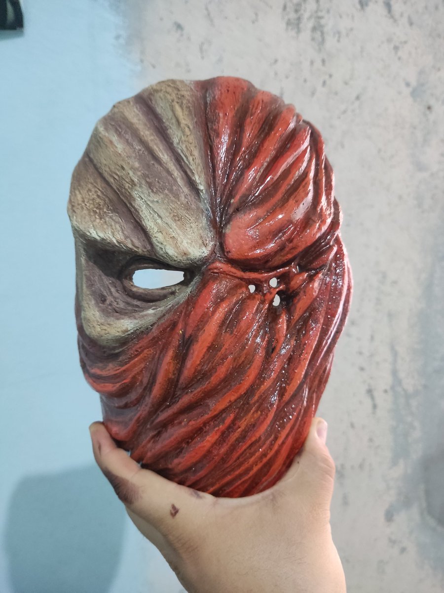 Rexznov's tweet photo. My first new mask, i wanted to do something like this for a while #resinmask #urethaneresin #smoothon #mask #originalcharacterdesign https://t.co/GhG5s72Xis