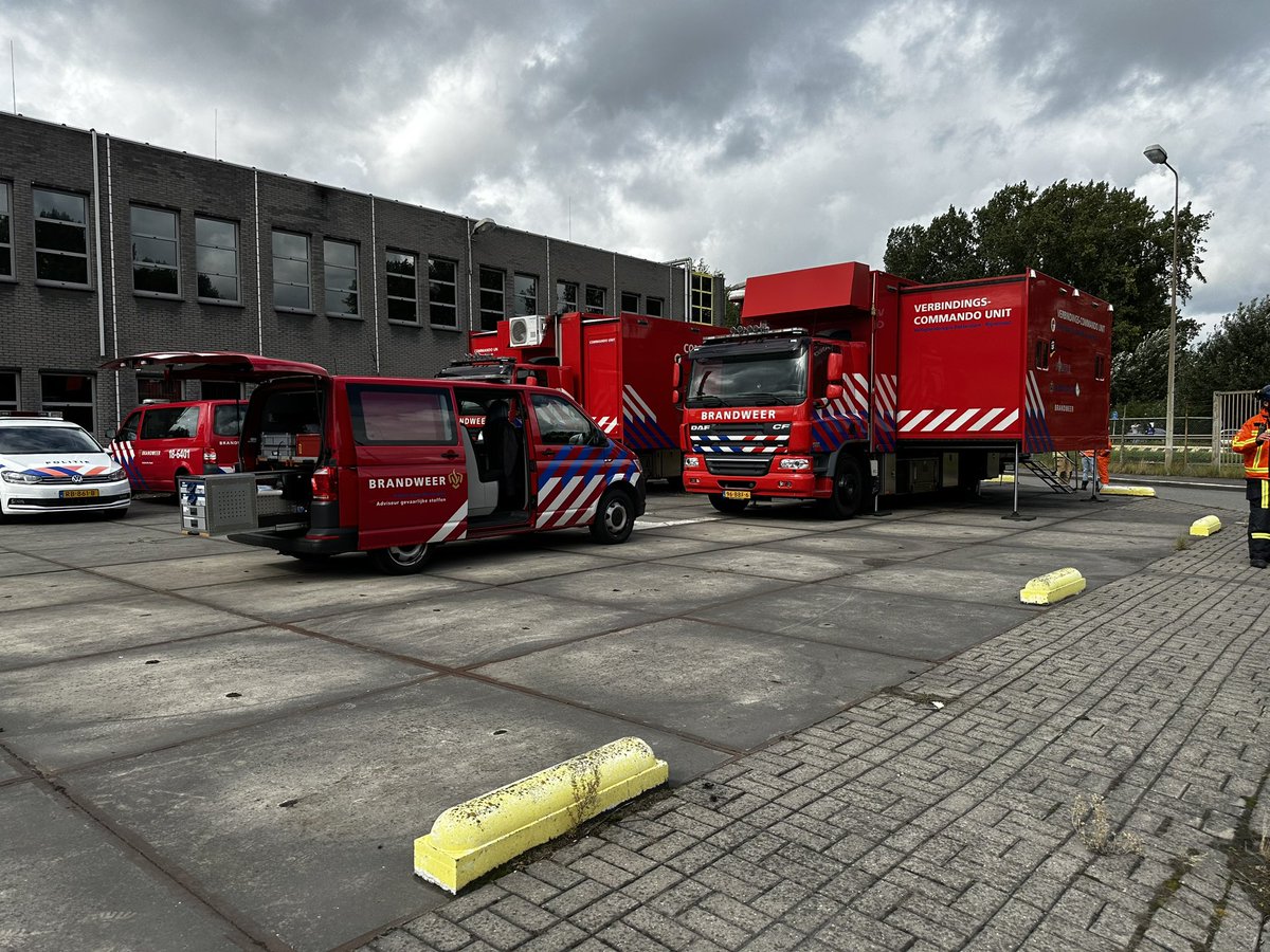 Vandaag ingezet ter aflossing als Leider CoPI in onze buurregio <a href="/Vr_RR/">Veiligheidsregio Rotterdam-Rijnmond</a> bij de grote brand in de Botlek #GRIP2. Leerzaam en ook fijn om de collega’s in de buurregio te kunnen helpen. Ik ben inmiddels weer thuis, maar collega’s zijn nog volop bezig. #respect